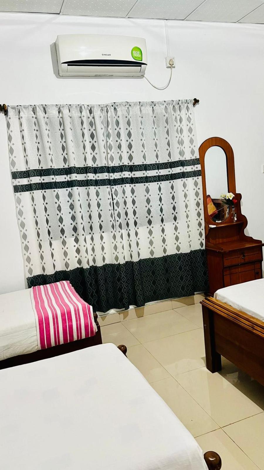 Village Feel Home Stay Sigirîya Extérieur photo